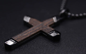 The Symbolism of Men's Cross Necklaces: A Blend of Faith and Fashion